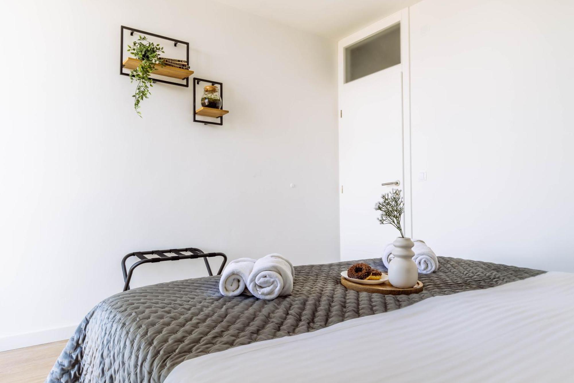 Apartment Yin & Yang *