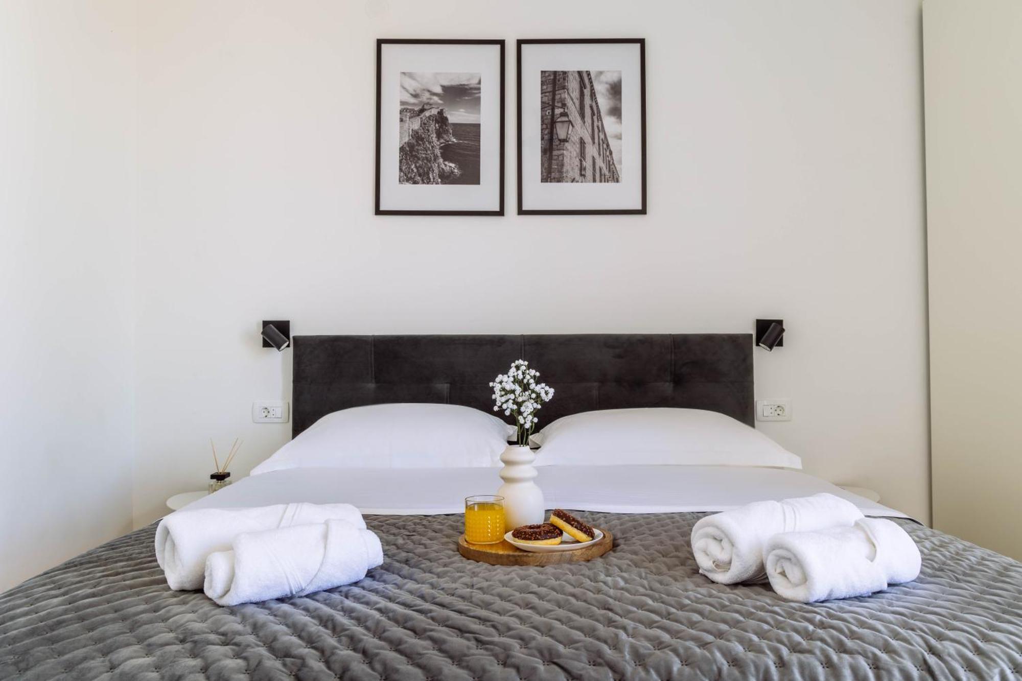 Apartment Yin & Yang *