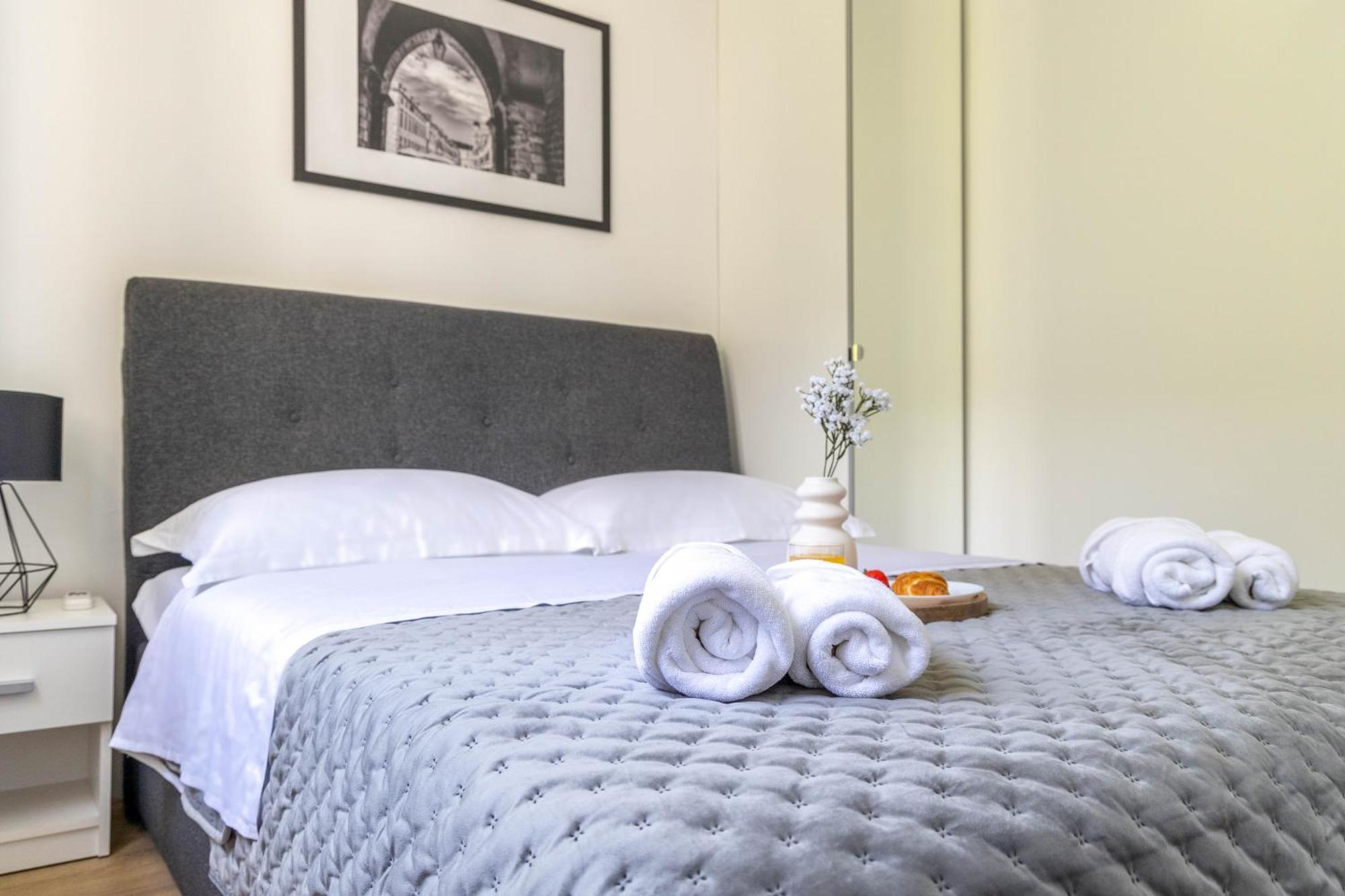 Apartment Yin & Yang *